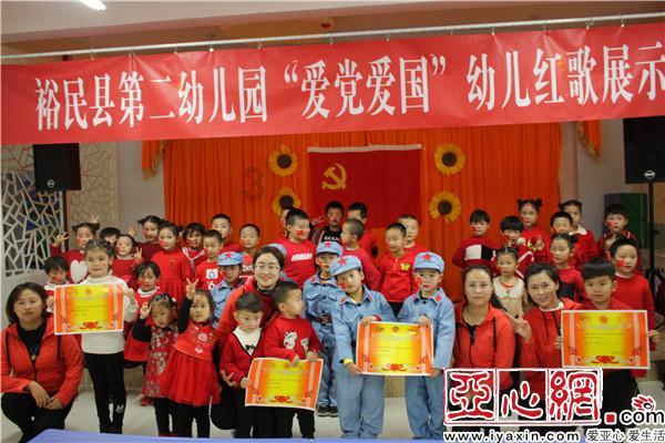 成都一家餐馆推出999元全年免费吃火锅活动，为何引来“圈钱跑路”的质疑